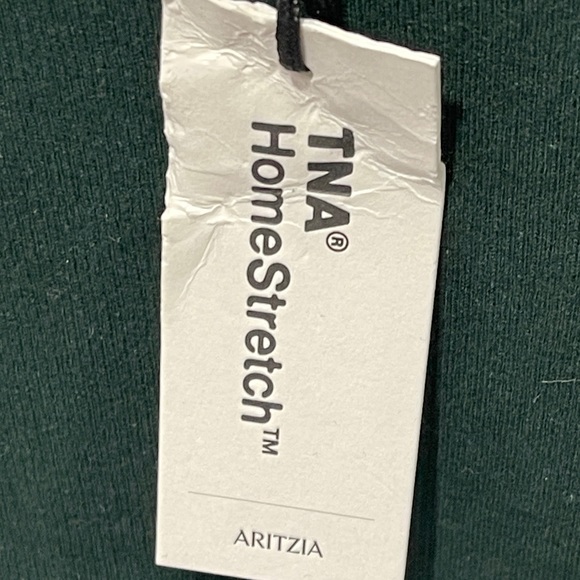 Aritzia TNA HomeStretch Ribbed Cotton Crewneck Long Sleeve Shirt Scarab Green - Picture 7 of 10